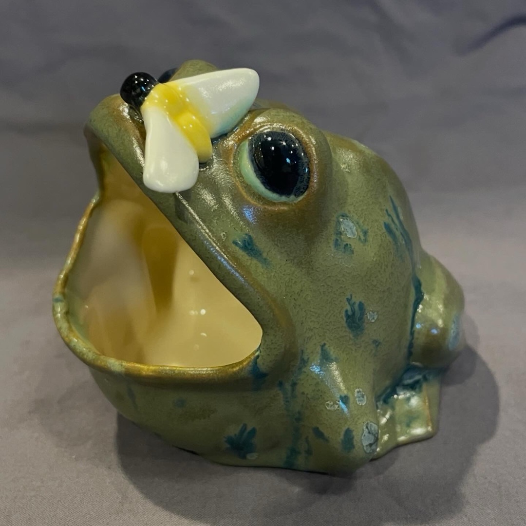 Frog scrubby from a vintage mold
